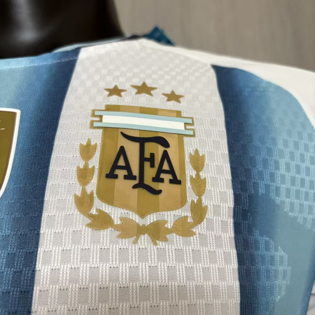CAMISA ARGENTINA I 26/27 COPA DO MUNDO 2026 COM PATCH - MASCULINO (VERSÃO JOGADOR)