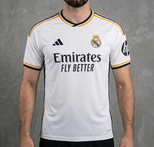 Real Madrid 2023/24 branca com e sem patch