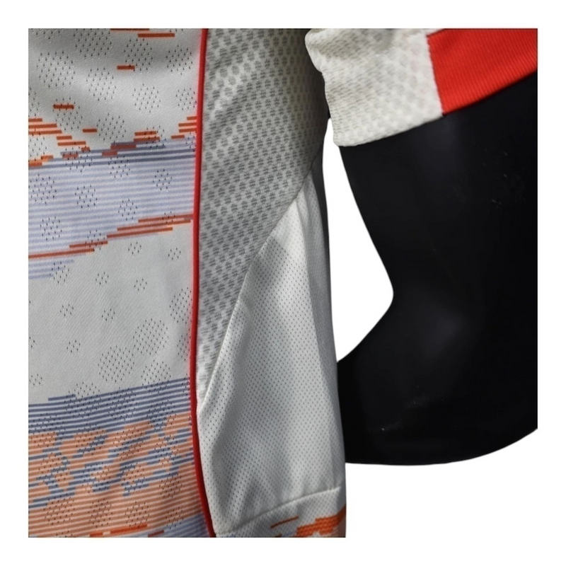 Camisa Bayern de Munique II 25/26 - Jogador Adidas Masculina - Bege com detalhes em vermelho e azul