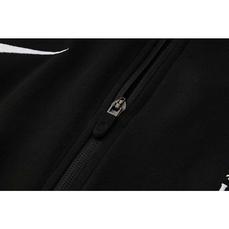 Jaqueta Corta-Vento Liverpool 25/26 - Masculina Nike - Preta com detalhes em vermelho