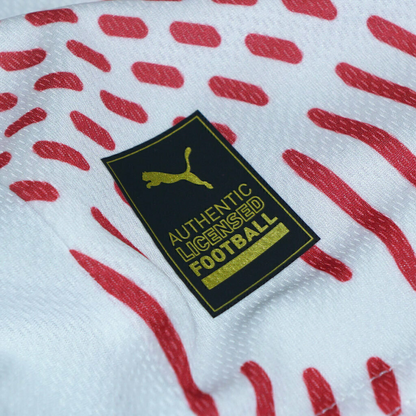 Camisa Red Bull Bragantino I 25/26 - Torcedor Puma Masculina - Branca com detalhes em vermelho e Com Patrocínio