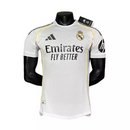 Camisa Real Madrid I 25/26 - Jogador Adidas Masculina - Branca com detalhes em amarelo