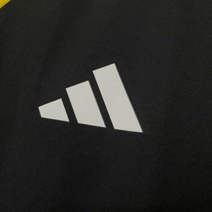 Camisa Atlético Mineiro Treino 25/26 - Torcedor Adidas Masculina - Preta com detalhes em amarelo e laranja