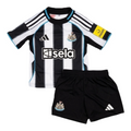 Kit Infantil Newcastle I 23/24 - Castore - Branco e preto