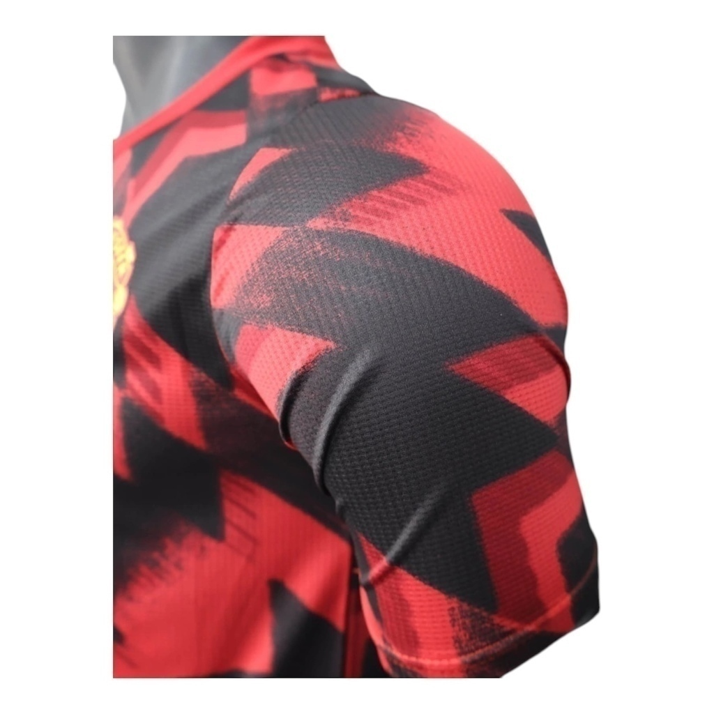 Camisa Manchester United Treino 25/26 - Jogador Adidas Masculina - Vermelha com detalhes em preto