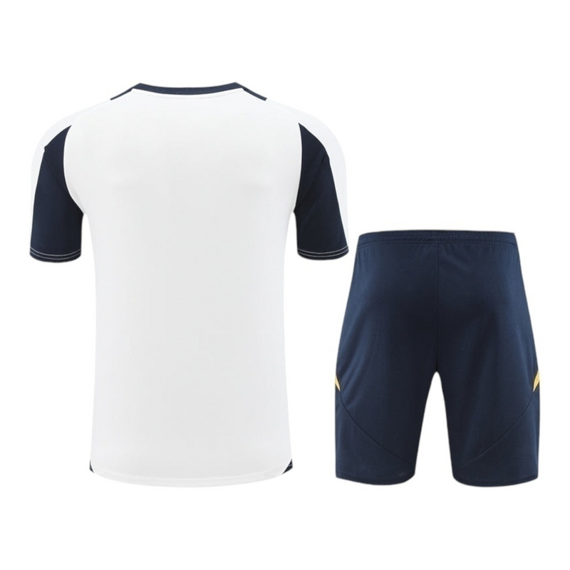 Kit Treino adulto - Camisa e Shorts - Real Madrid Adidas 24/25 - Branco e azul com detalhes em amarelo