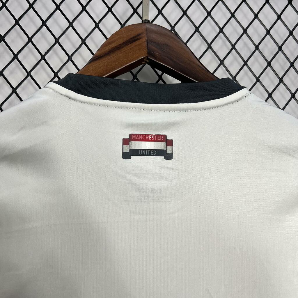 Manchester united 2024/25 away