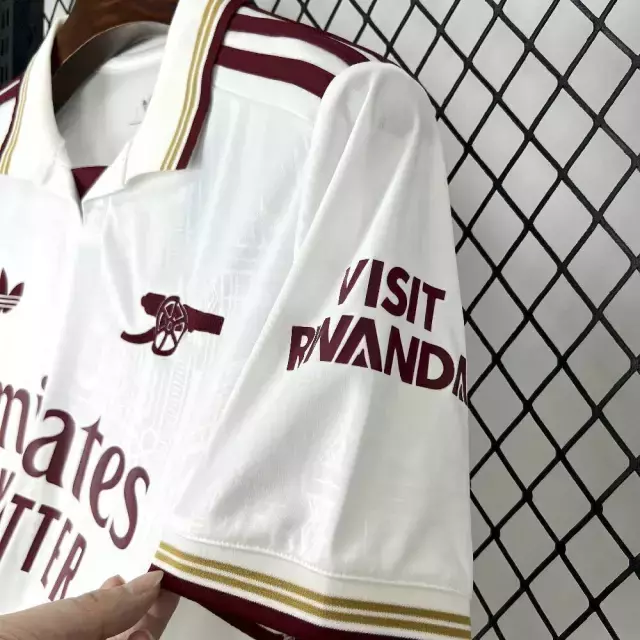 Camisa Arsenal III 25/26 - Torcedor Adidas Masculina - Branca com detalhes em vinho