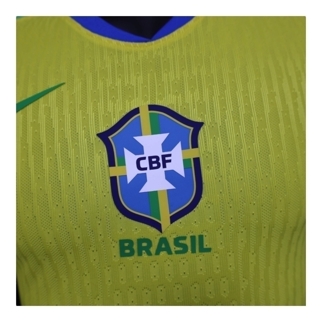 Camisa Seleção Brasileira I 25/26 - Jogador Nike Masculina - Amarela com detalhes em azul e verde