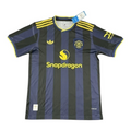 Camisa Manchester United III 25/26 - Torcedor Adidas Masculina - Preta e azul com detalhes em amarelo