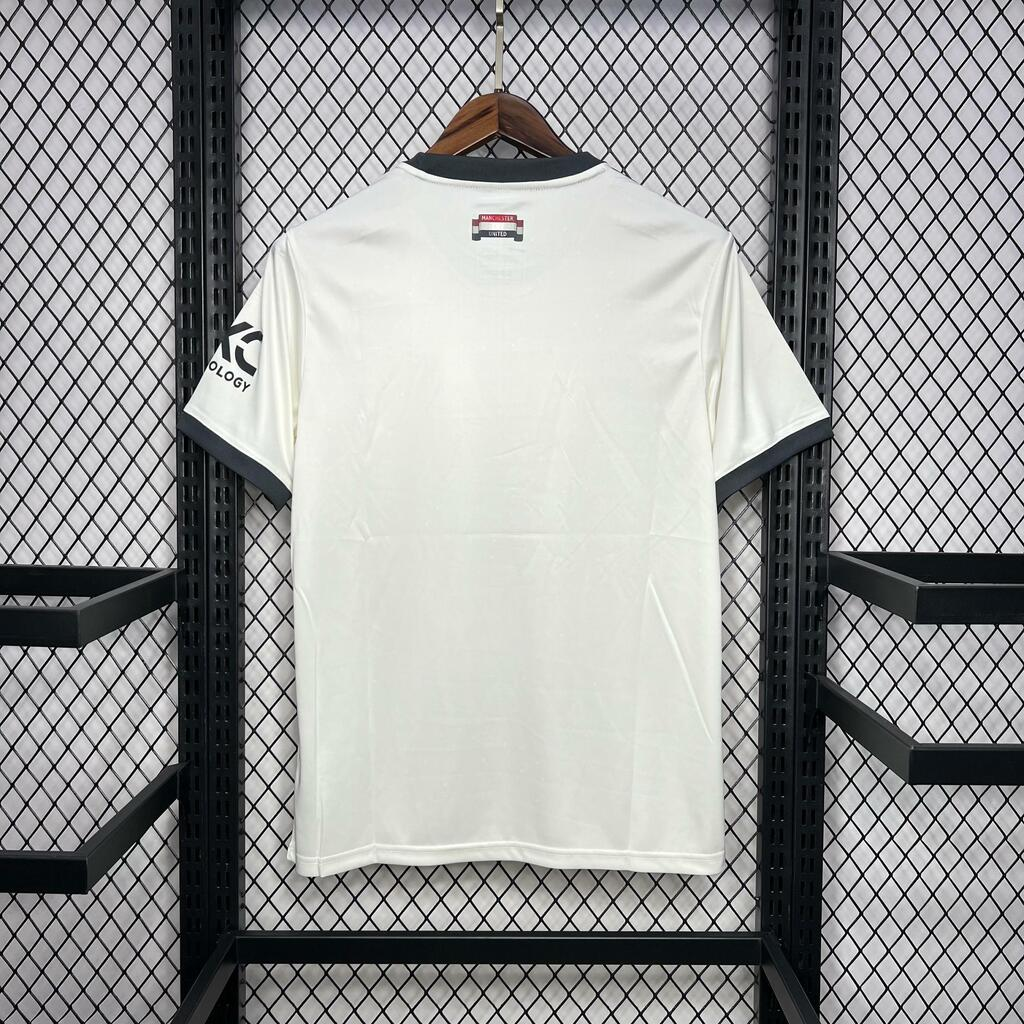 Manchester united 2024/25 away