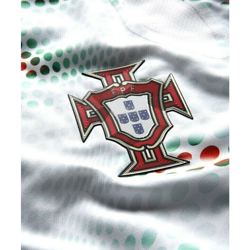 Camisa Seleção Portugal II 25/26 - Torcedor Puma Masculina - Branca com detalhes em verde e vermelho