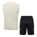 Kit Treino adulto - Camisa e Shorts - Paris Saint-Germain Jordan 24/25 - Bege e preto com detalhes em rosa