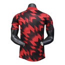 Camisa Manchester United Treino 25/26 - Jogador Adidas Masculina - Vermelha com detalhes em preto