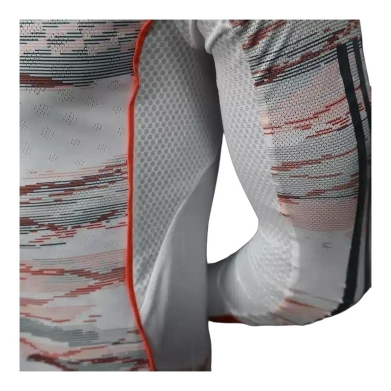 Camisa Bayern de Munique II 25/26 manga longa - Jogador Adidas Masculina - Bege com detalhes em vermelho e azul