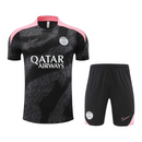 Kit Treino adulto - Camisa e Shorts - Paris Saint-Germain Nike 24/25 - Preto com detalhes em rosa e branco