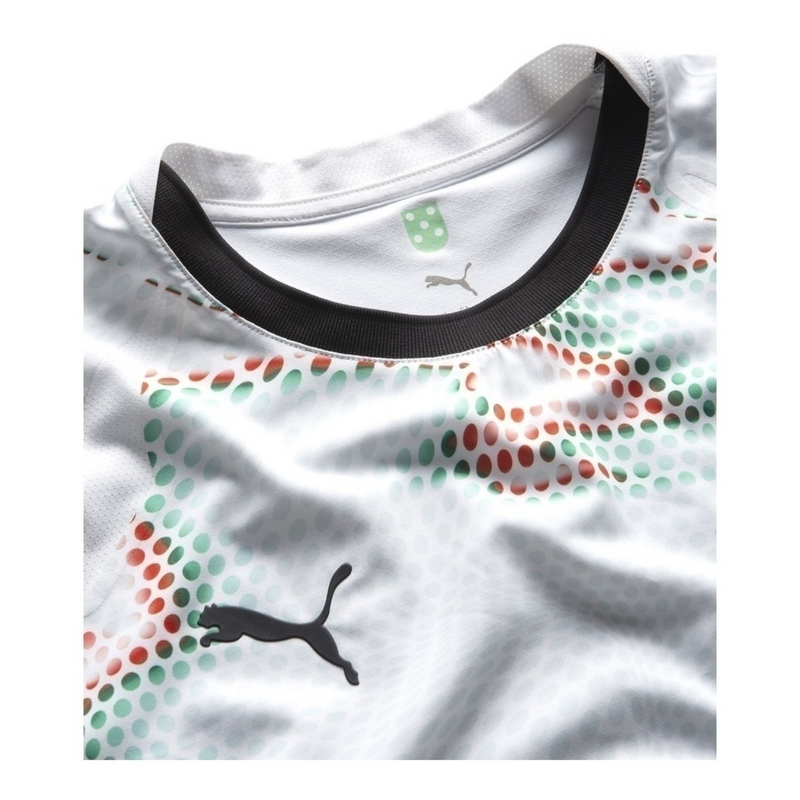 Camisa Seleção Portugal II 25/26 - Torcedor Puma Masculina - Branca com detalhes em verde e vermelho