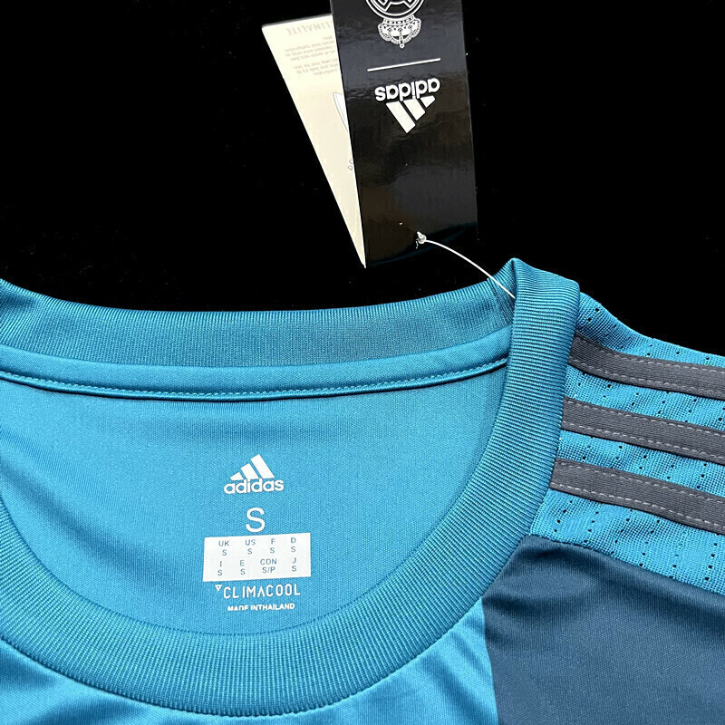 Camisa Real Madrid 2017/18 manga longa com e sem patchs
