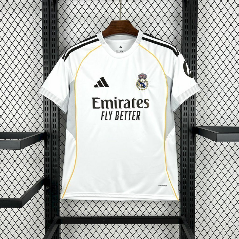 Camisa Real de Madrid I 25/26 - Torcedor Adidas Masculina - Branca com detalhes em cinza e amarelo