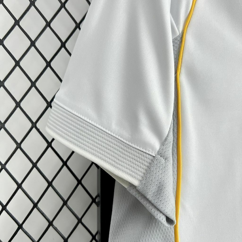 Camisa Real de Madrid I 25/26 - Torcedor Adidas Masculina - Branca com detalhes em cinza e amarelo