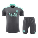 Kit Treino adulto - Camisa e Shorts - Paris Saint-Germain Nike 24/25 - Cinza com detalhes em verde