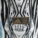 Camisa Arsenal Pré-jogo 24/25 - Jogador Adidas Masculina - Branca com detalhes em preto e azul e vermelho